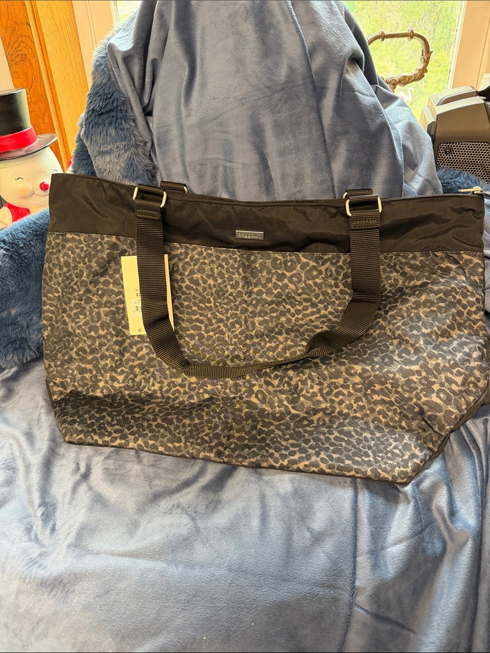 Baggallini Black and Gray Leopard Print Travel Tote